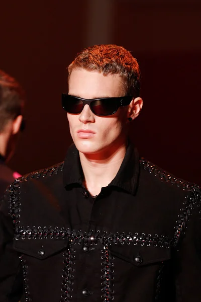 Look 97